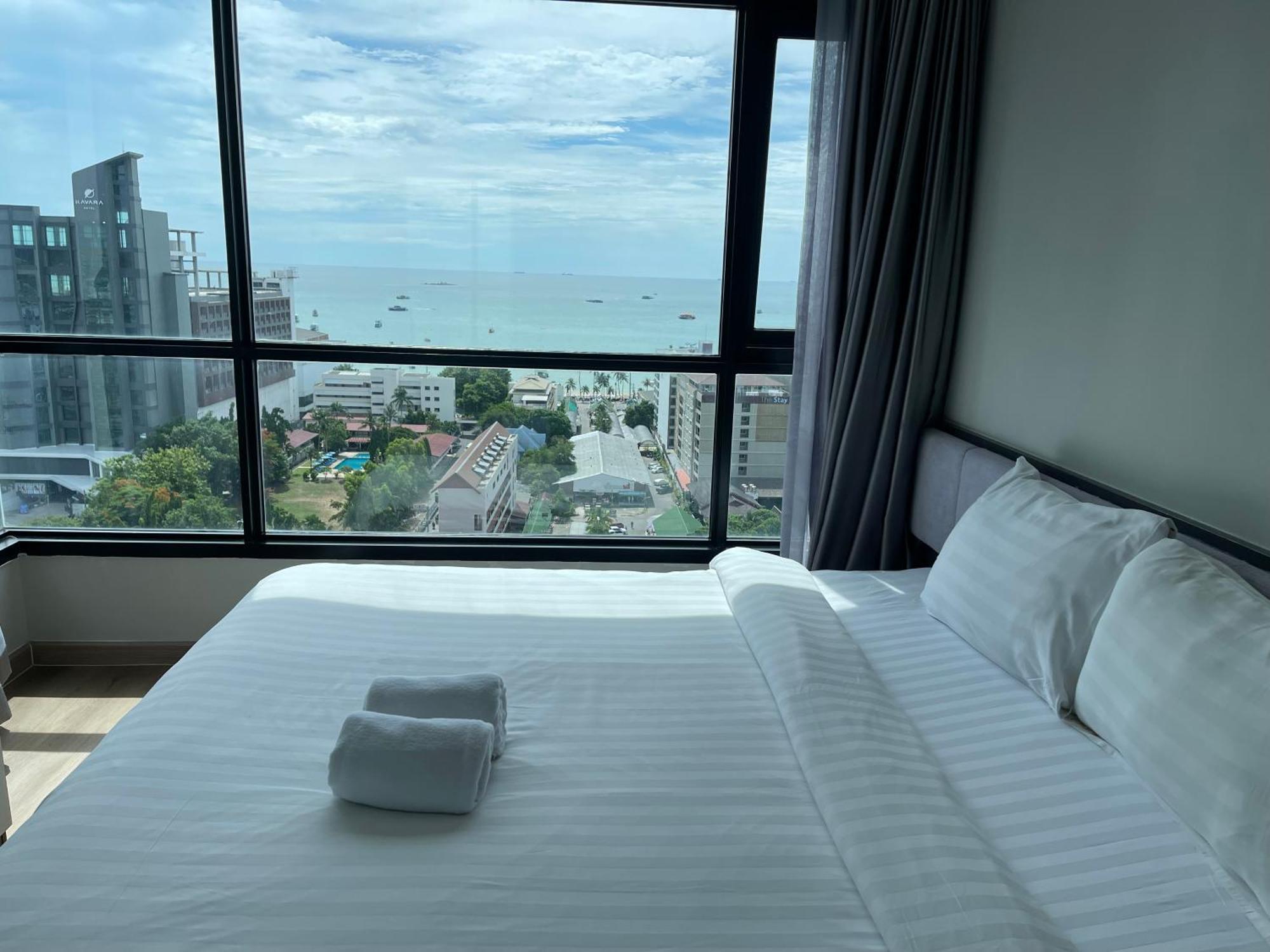 The Base Pattaya By Feng Lägenhet Exteriör bild